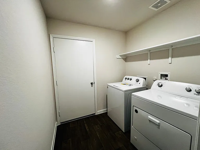 315 Darwin Pl — Photo 15