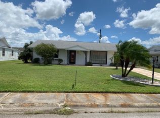 724 Tam O Shanter Ave, Sun City Center, FL 33573