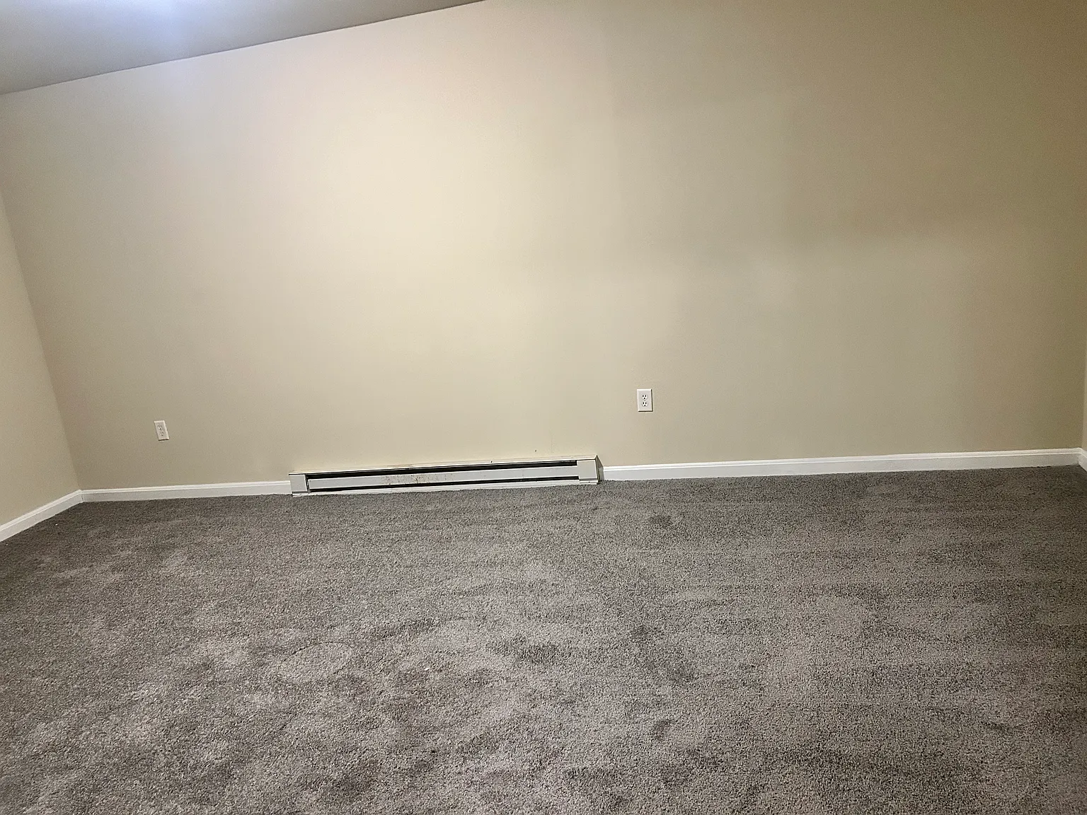 3 bed, 2.5 bath, 1600 sqft, $1,850 — Photo 3