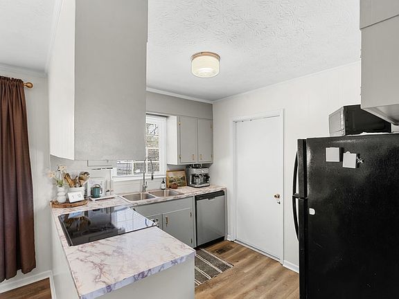 3rd image of 710 Smith St