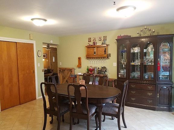 3rd image of 3200 E Oaklawn Dr