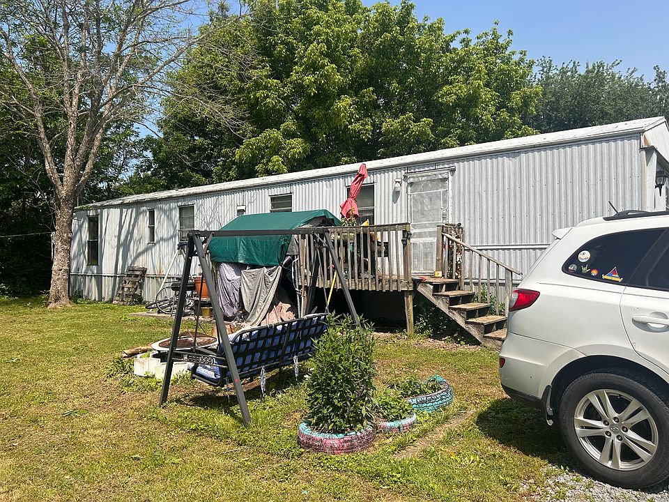 1st image of 121 Scott Rd