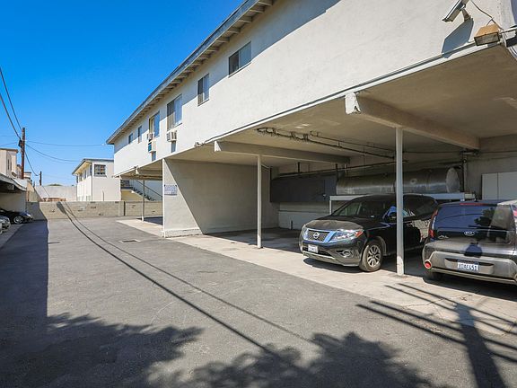 4th image of 11922 Burbank Blvd #X