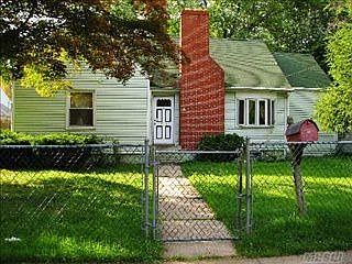 5th image of 161 E 11th St