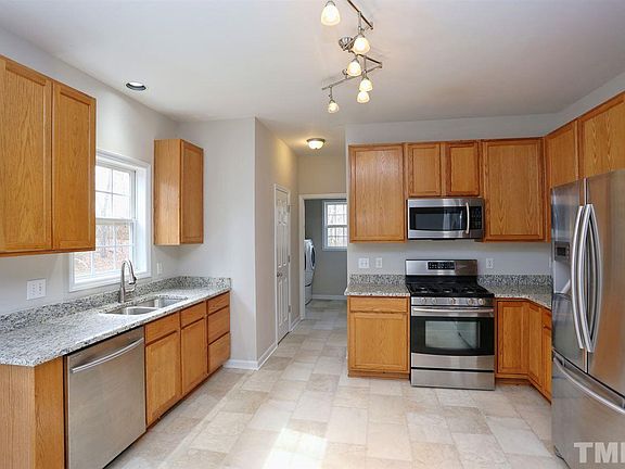 5th image of 2320 Woodbury Dr
