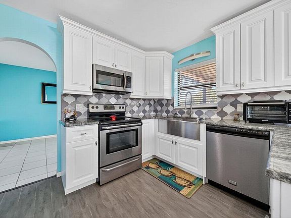 5th image of 2097 SE Mantua Street