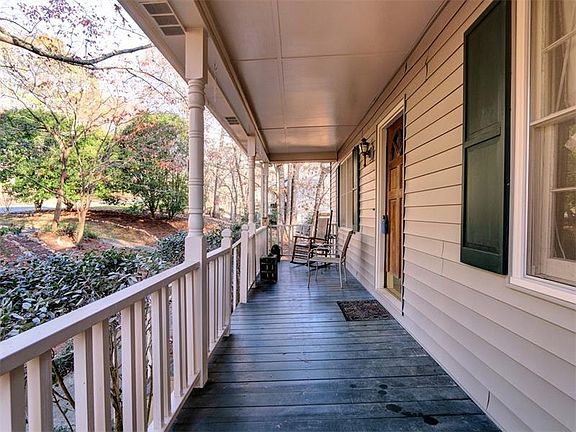 3rd image of 732 Cedar Creek Way
