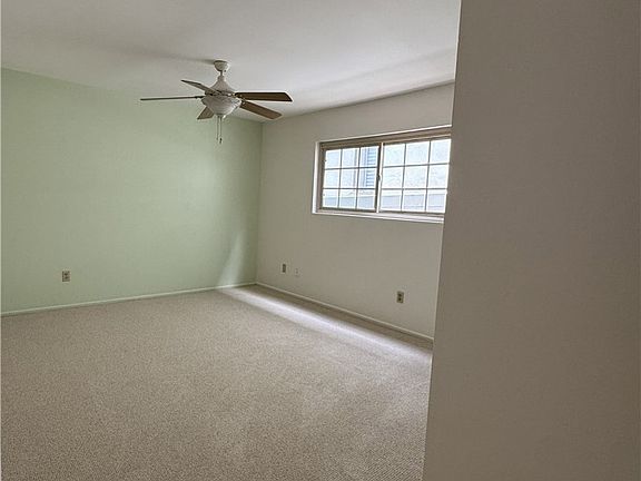 4th image of 1725 Wollacott St