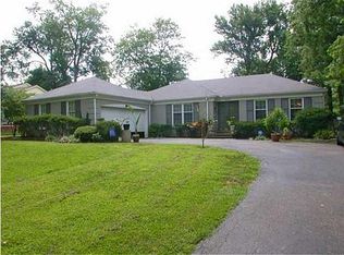 10002 Timberwood Cir, Louisville, KY 40223