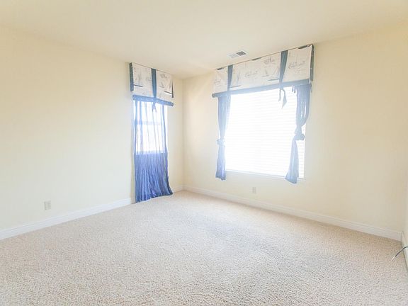 5th image of 725 Creekside Ct