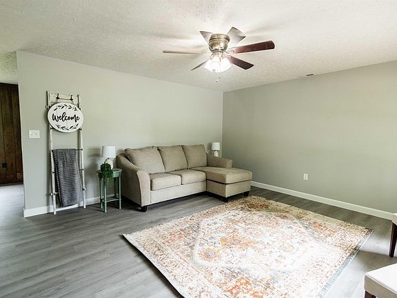4th image of 544 E Colony Dr