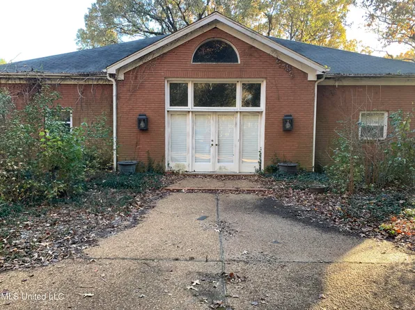 7180 Whitten Place Dr, Southaven, MS 38672