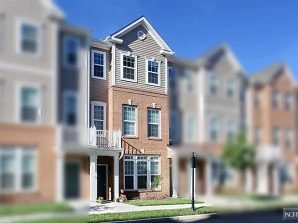 119 Eisenhower Ln, Wood Ridge, NJ 07075