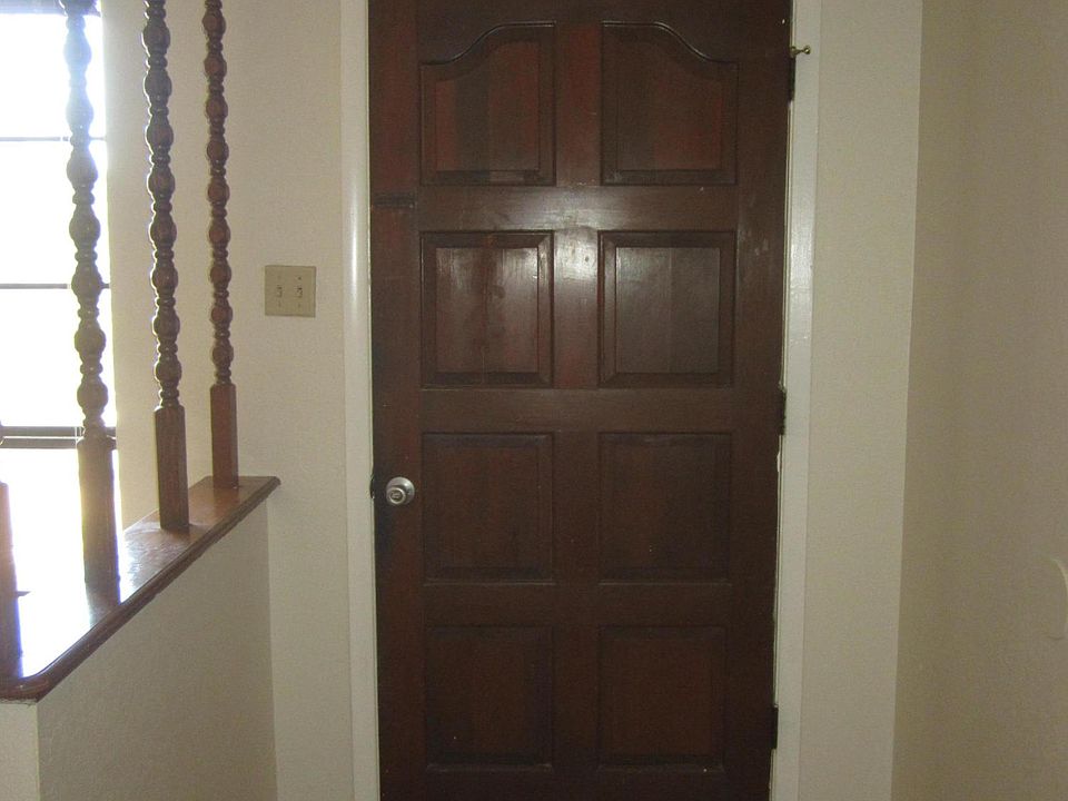 1st image of 410 N Resler Dr