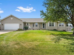175 Landau St, Robins, IA 52328