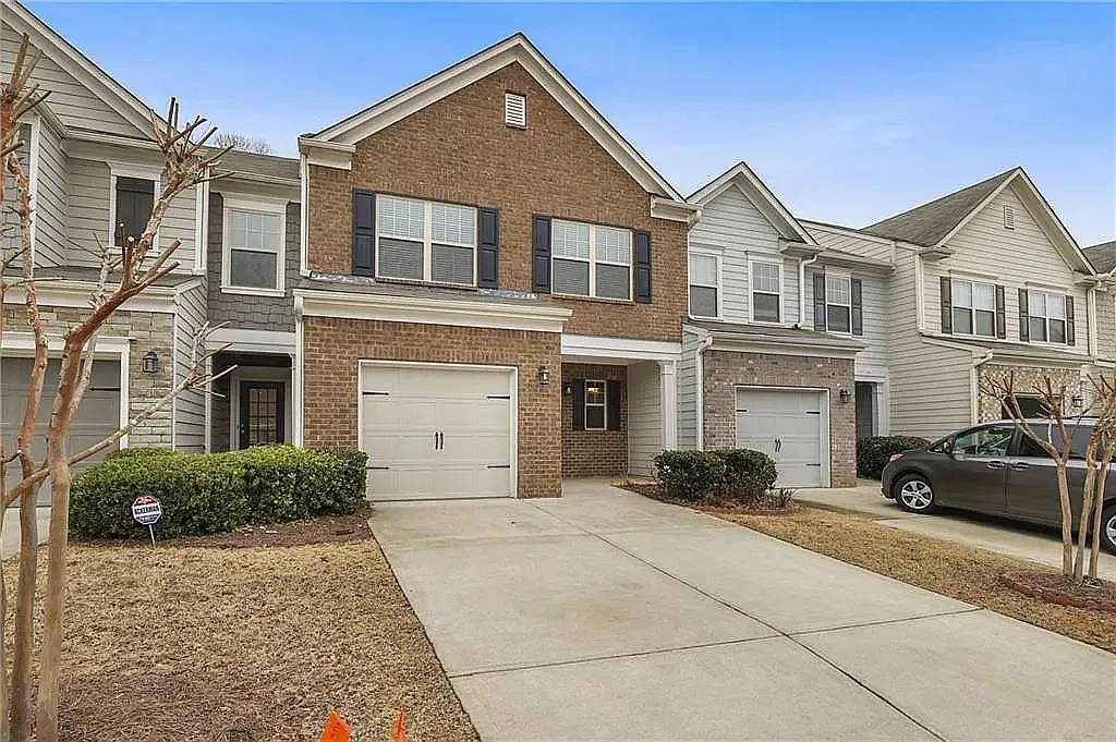 3 bed, 2034 sqft, $2,100 — Photo 3