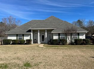 83 Autumn Ln, Columbus, MS 39702