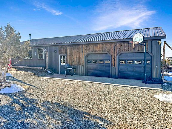 3rd image of 34214 Fruitland Mesa Rd