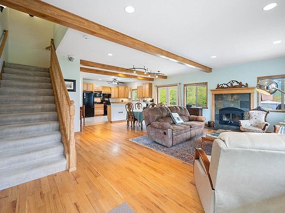 4th image of 160 Sunshine Ln