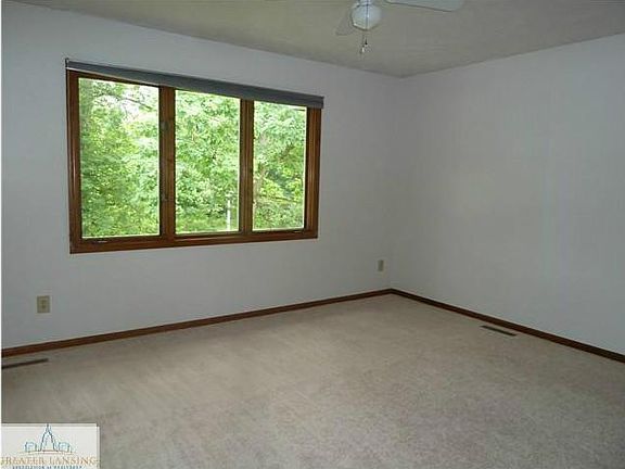 3rd image of 5848 Wood Valley Dr