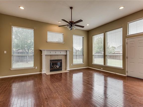 3rd image of 2608 Grand Canyon Ct