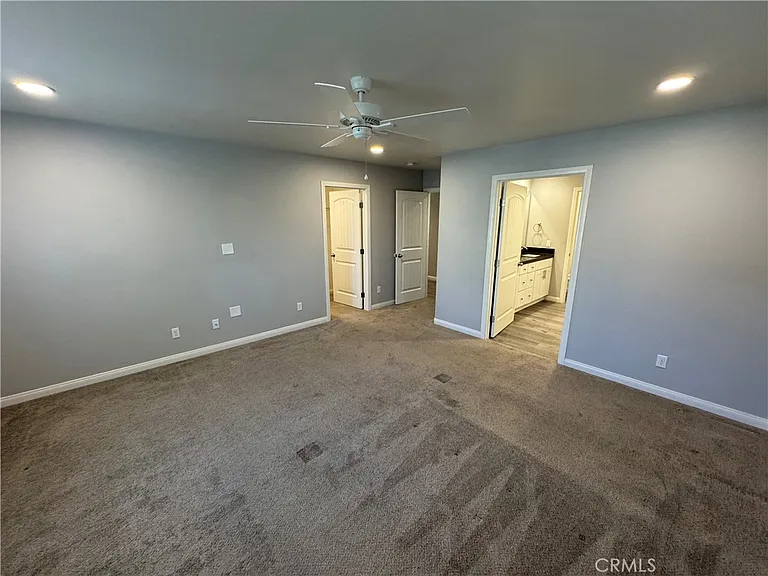 501 Villa Way — Photo 31