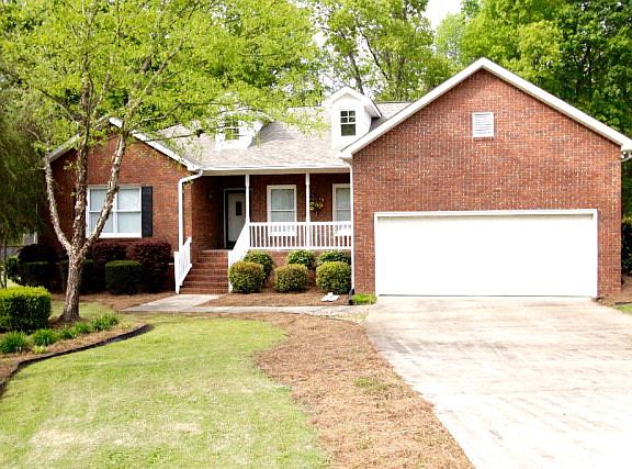 3rd image of 212 Heathwood Dr
