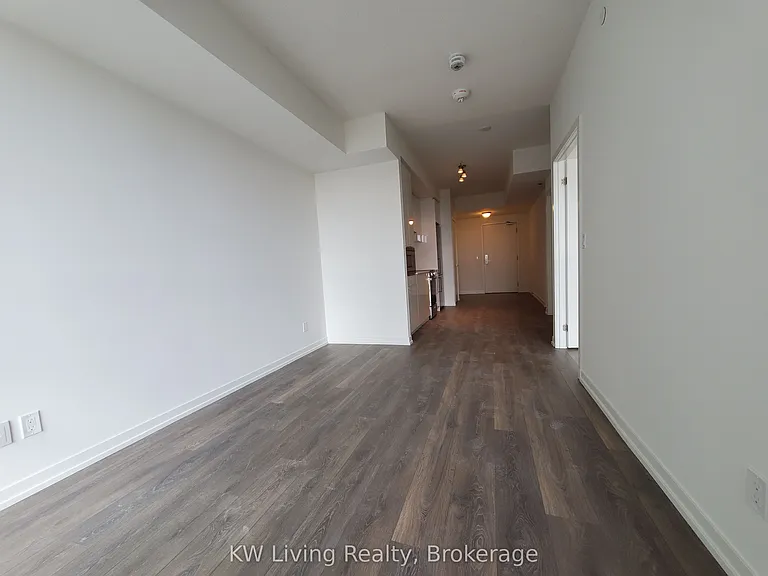 49 E Liberty St #1105 — Photo 2