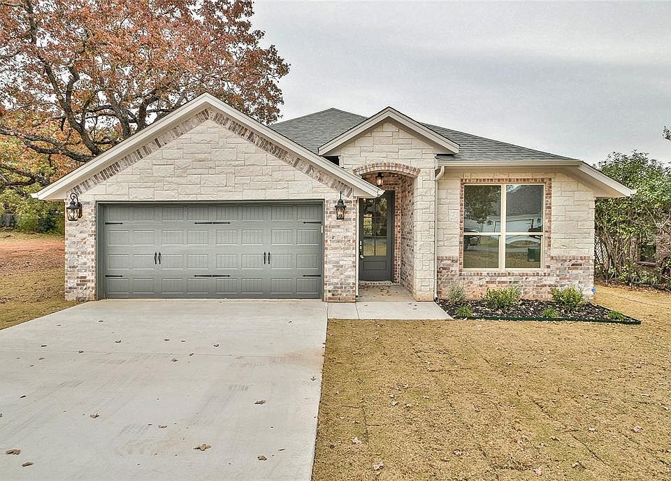 1st image of 1405 Blackhawk Cir