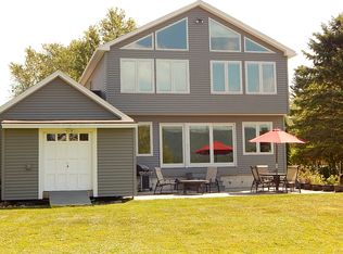 8 Thomas Rd, Pittsfield, MA 01201