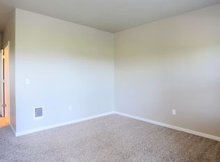 300 Boulder Falls Dr #306, Lebanon, OR 97355