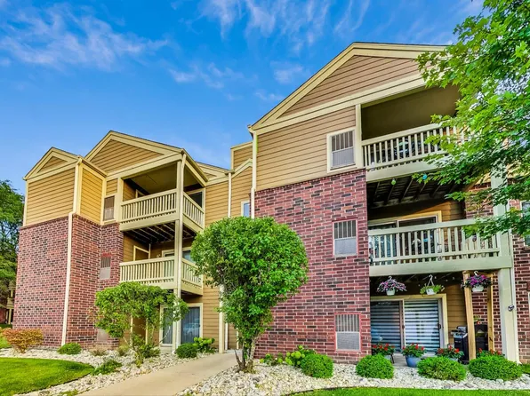 208 Glengarry Dr APT 202, Bloomingdale, IL 60108