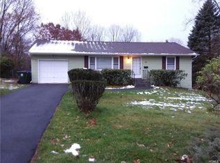 14 Merriewold Ln S, Monroe, NY 10950