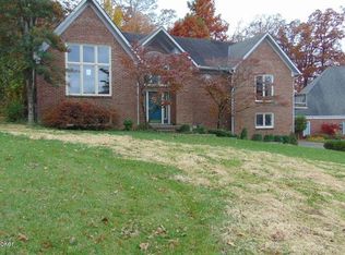 6816 Stone Hill Rd, Louisville, KY 40214