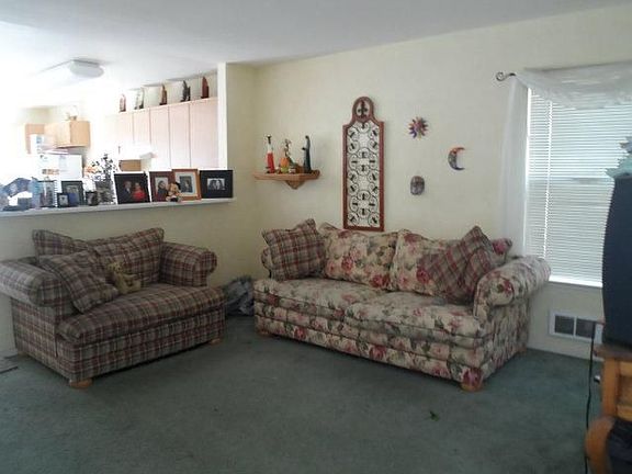 2nd image of 2051 E San Antonio St