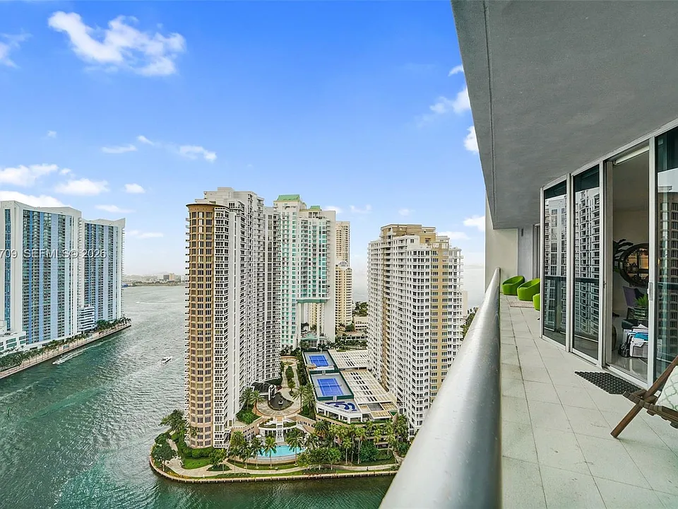 495 Brickell Ave #2804