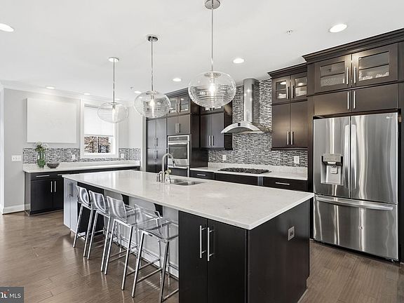 3rd image of 604 River Mist Dr