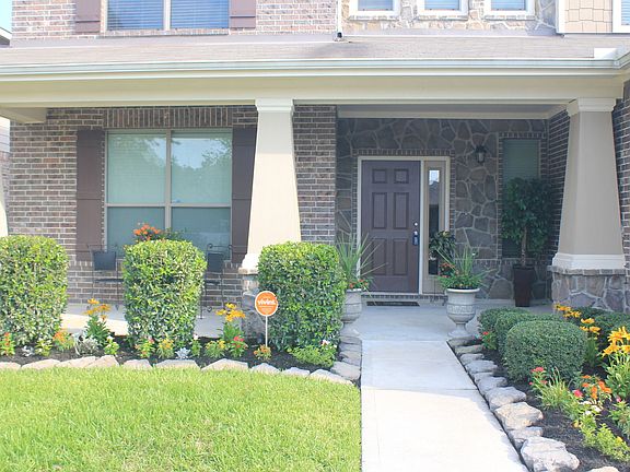 3rd image of 14907 Solvista Creek Ln