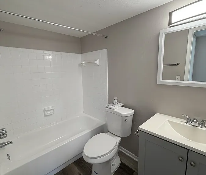 White Lake Apartments — Photo 22