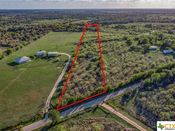 1316 Track Rd, Red Rock, TX 78662