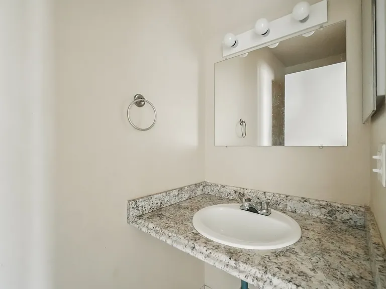 Creekside Apartments — Photo 26