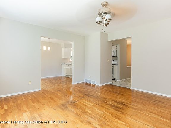 5th image of 2820 Tulane Dr