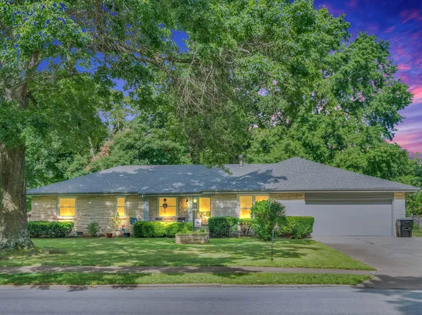 4045 S Broadway Avenue, Springfield, MO 65807