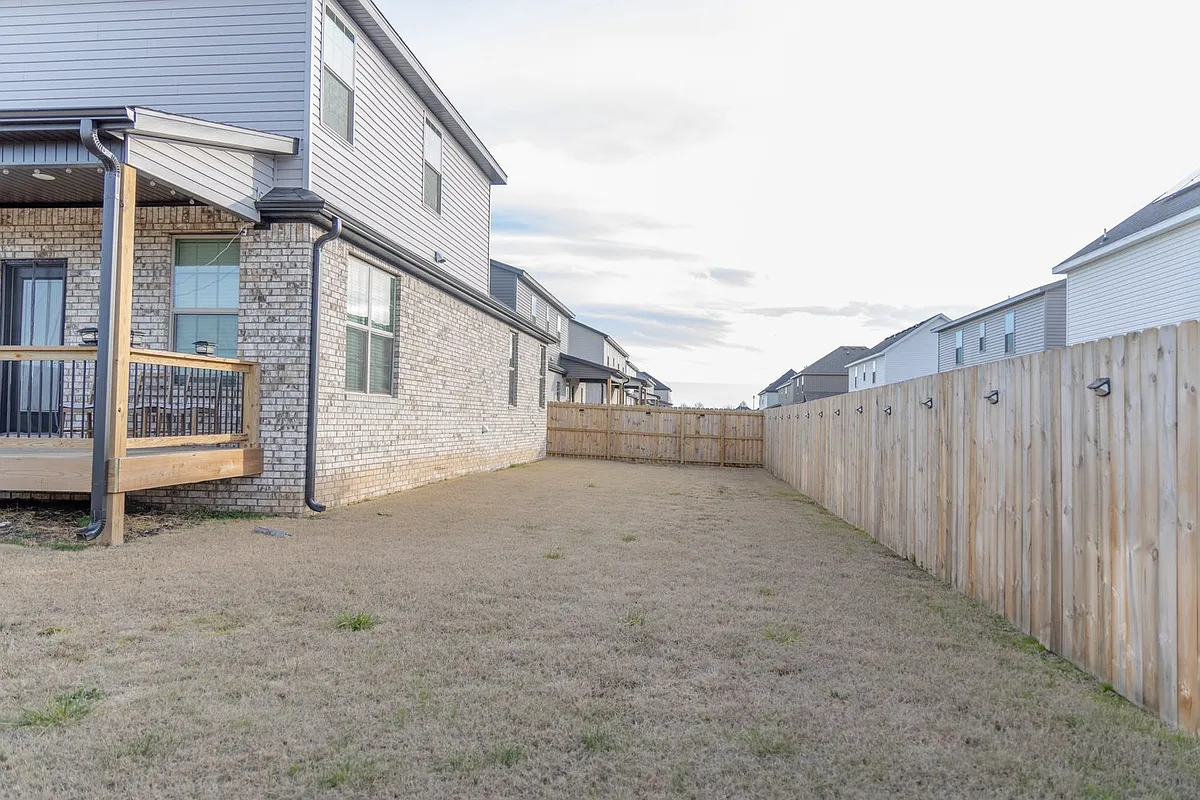 Building Photo - 201 Vicks Cir