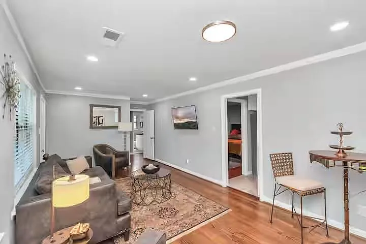 2107 Wakefield Dr — Photo 8