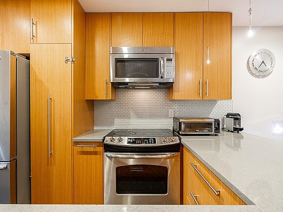 4th image of 13775 74th Ave #203
