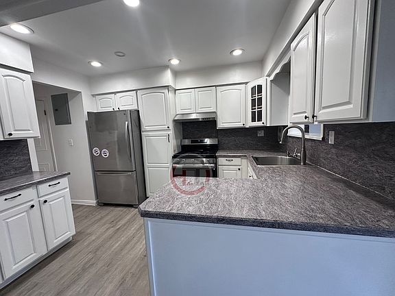 2nd image of 1220 Fairfax Ave Floor 2
