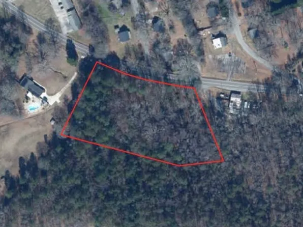 898 Church St, Central, SC 29630