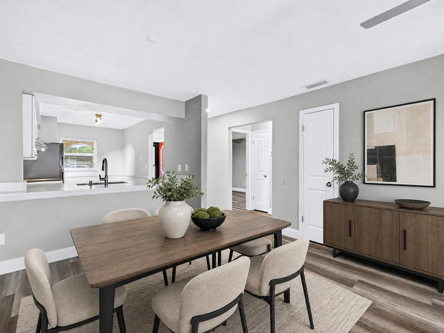 2 bed, 970 sqft, $2,100 — Photo 1