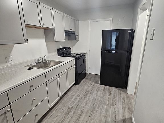 3rd image of 480 Norfolk St #C13e9b6a3
